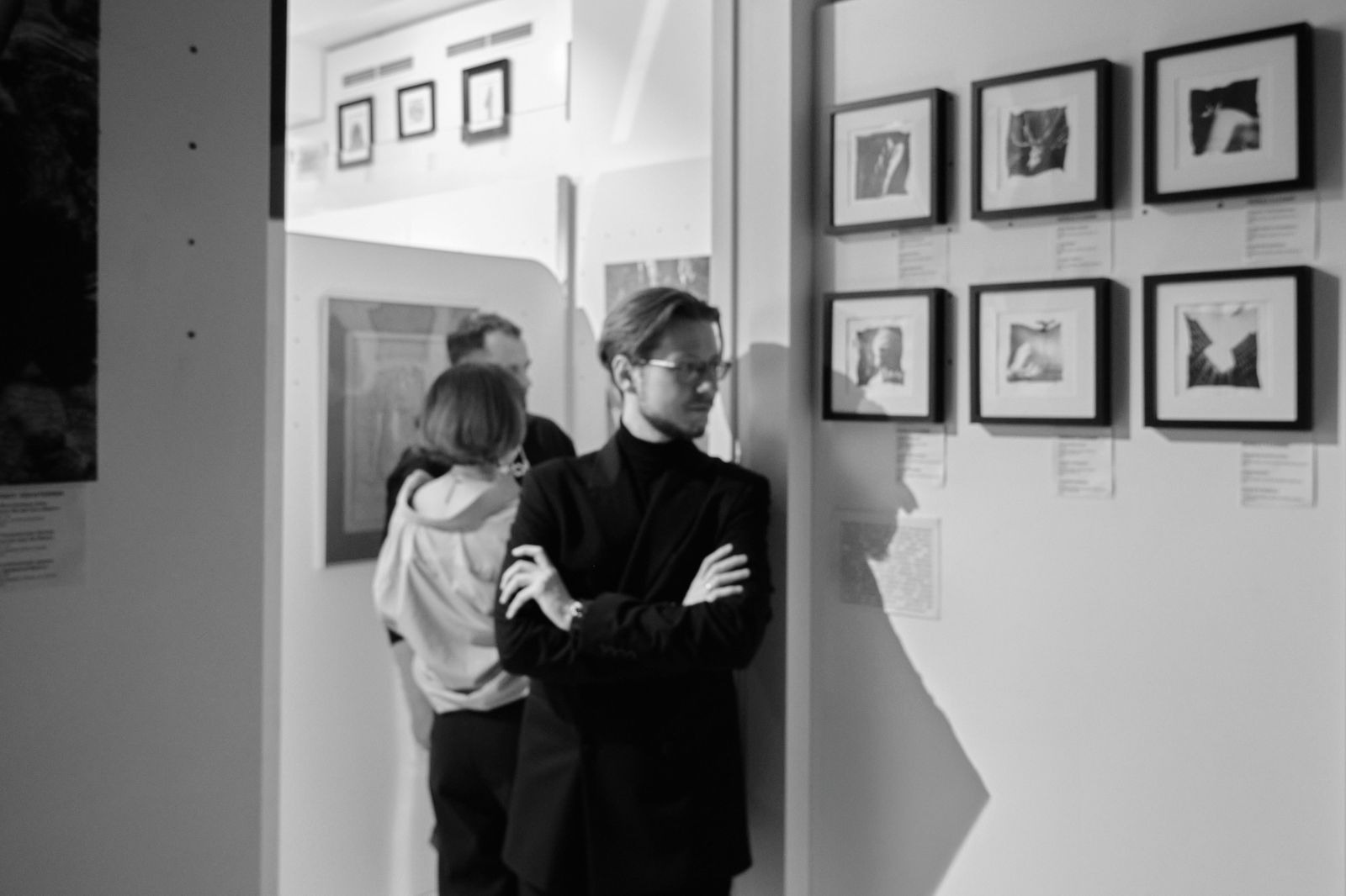 «Я считаю, что лучше разрушать фотографию, чем самому разрушаться об неё»: Владимир Борелье — о работе с полароидом