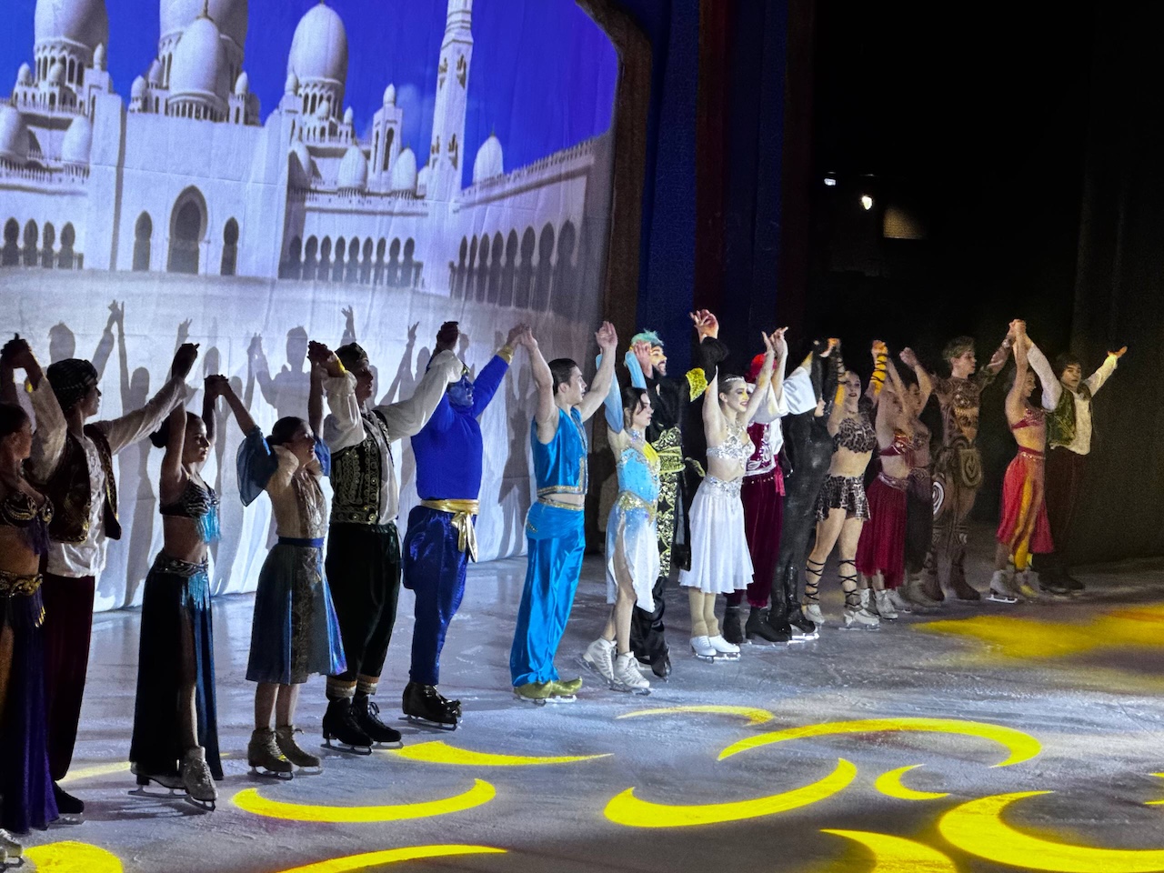 Восточная сказка на льду: как прошло шоу «Сказки Шахерезады» с Евгенией Медведевой 